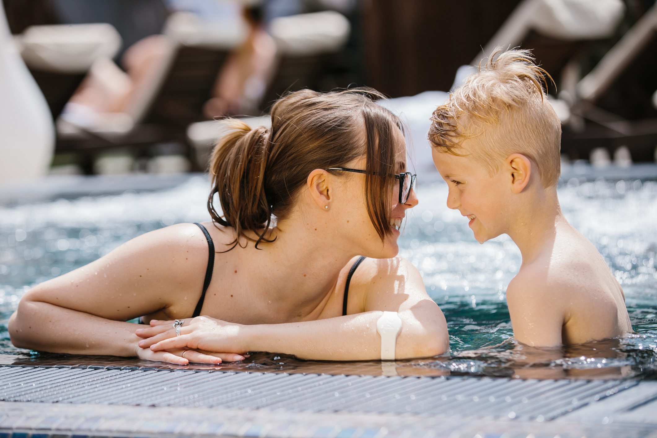 Massage flottant en duo parent-enfant (40 min + 20 min de privatisation) image